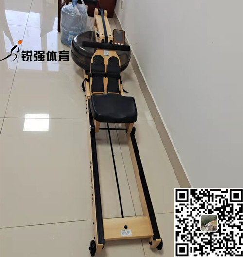 淄博某小区业主在熊猫体育官网体育选购的划船机