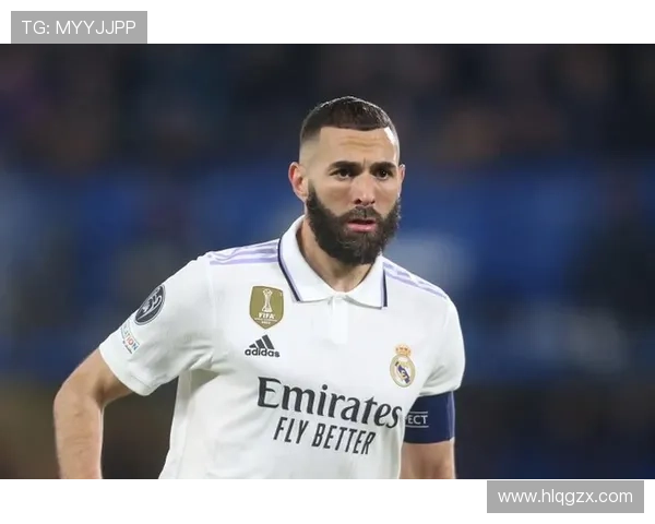 本泽马离开皇马是否正确？战术适配与生涯后期分析